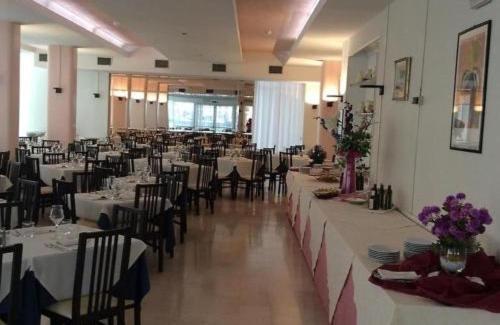 Hotel Riviera Nuova Gestione Cattolica Buitenkant foto