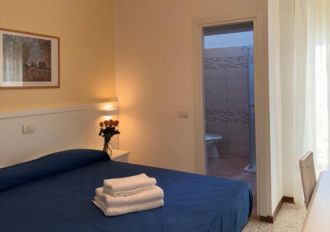 Hotel Riviera Nuova Gestione Cattolica Buitenkant foto