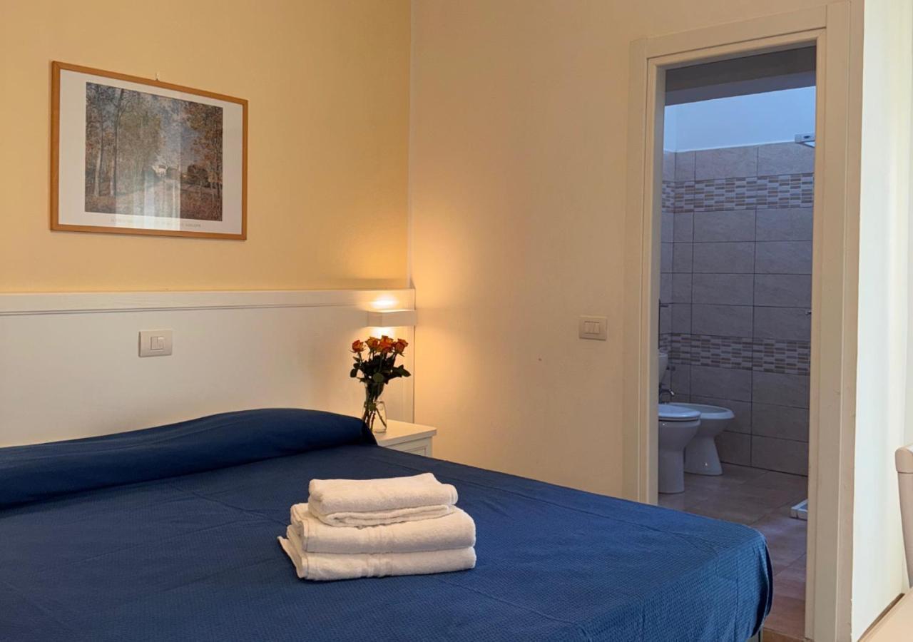 Hotel Riviera Nuova Gestione Cattolica Buitenkant foto