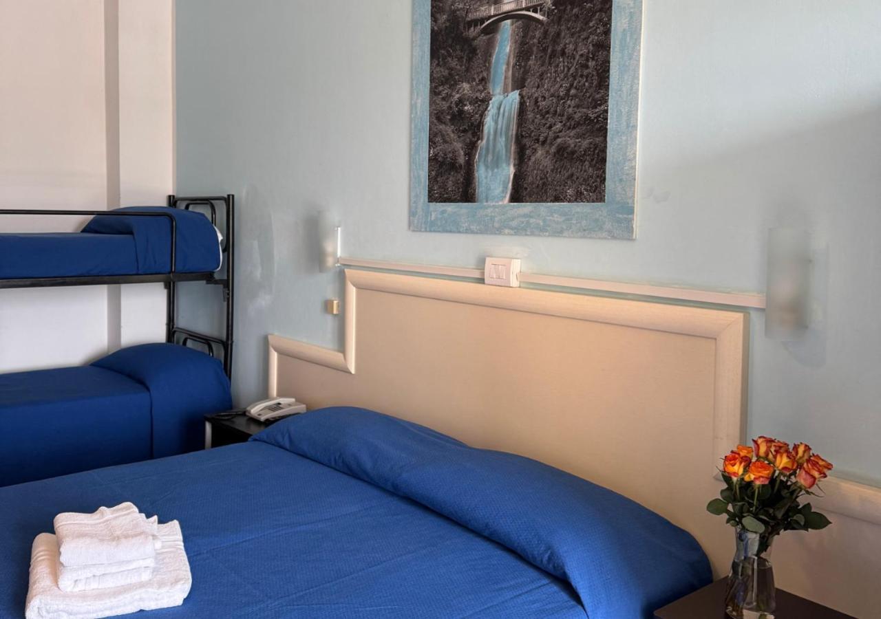 Hotel Riviera Nuova Gestione Cattolica Buitenkant foto